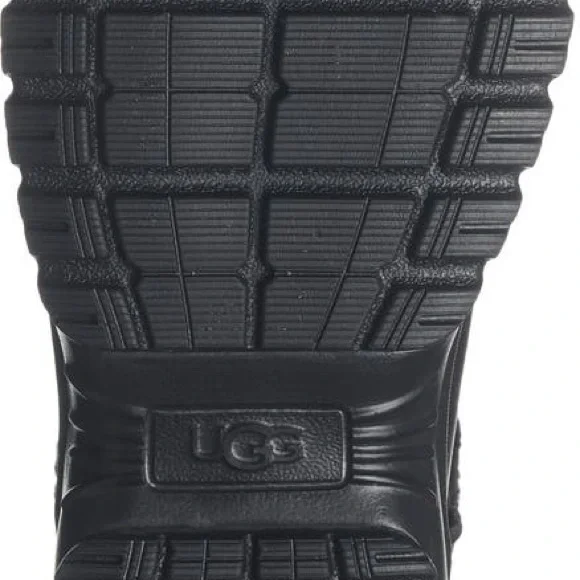 UGG Yose Fluff V2 Waterproof Snow Boots Women’s 7 Black❄️❄️❄️ - Picture 5 of 11